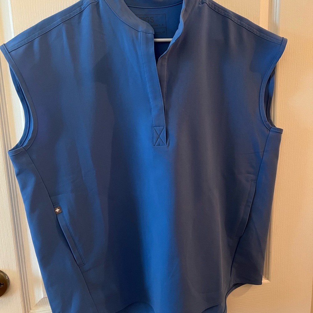 Blue Sleeveless Pullover Top